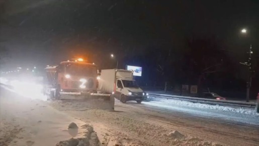 Борьба с аномальным снегопадом продолжается в Нижнем Новгороде